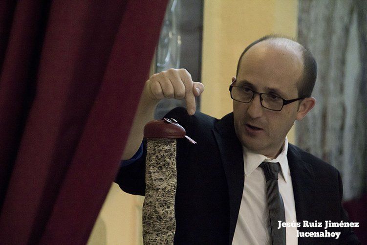 Galería: El mago Valery llena de ilusión el hall del Palacio Erisana, por Jesús Ruiz Galería: El mago Valery llena de ilusión el hall del Palacio Erisana, por Jesús Ruiz