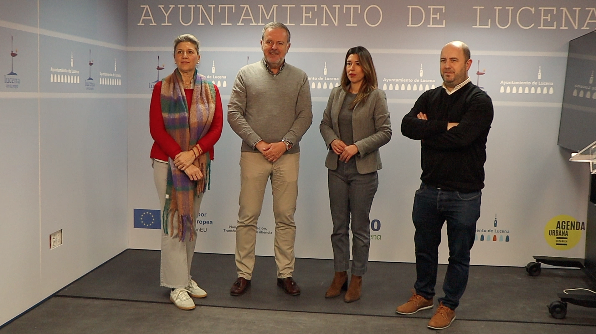 Teresa Alonso junto a miembros del grupo municipal socialista Teresa Alonso junto a miembros del grupo municipal socialista