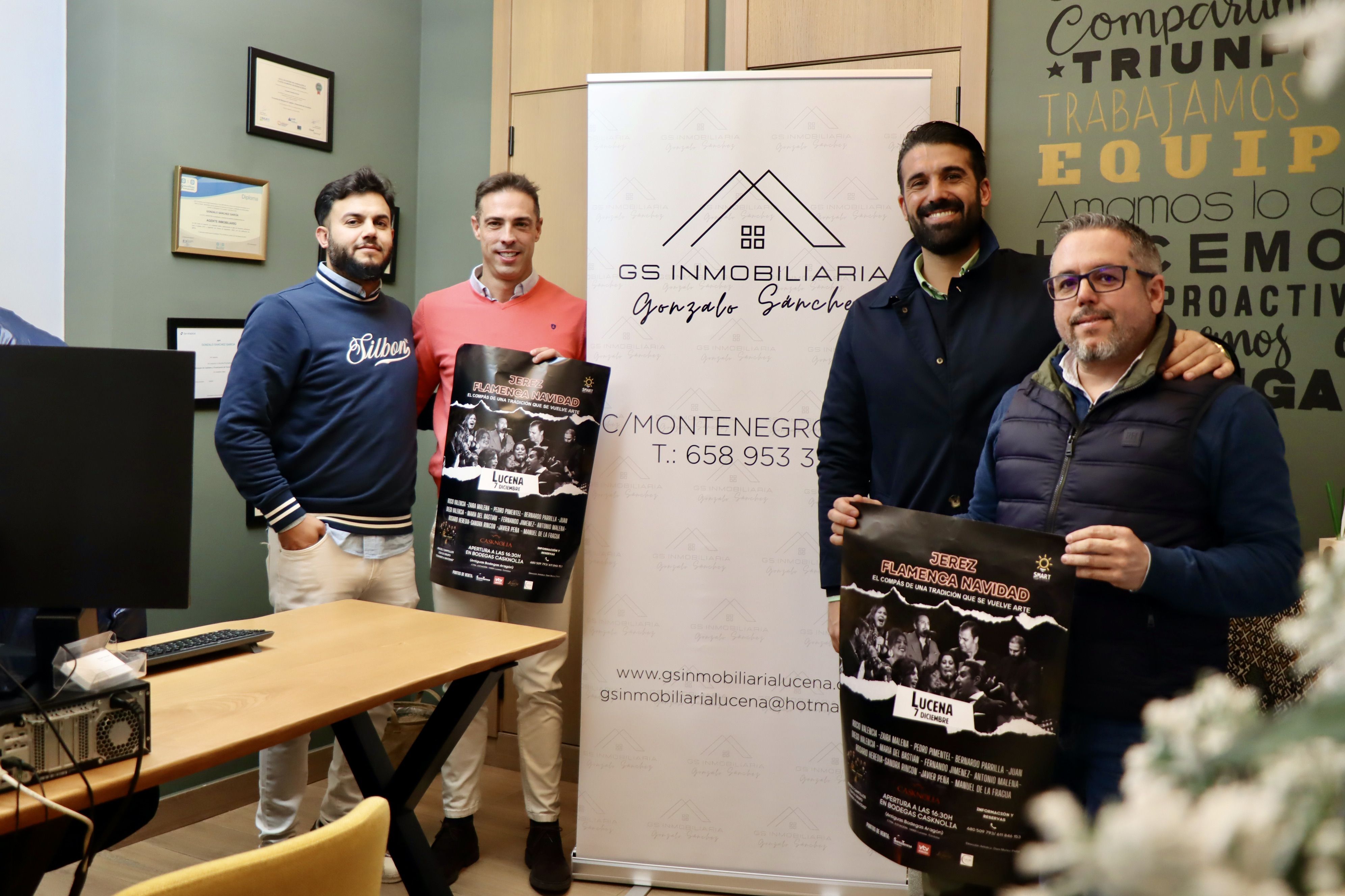 Los promotores del evento junto a Gonzalo Sánchez en las instalaciones de GS Inmobiliaria
