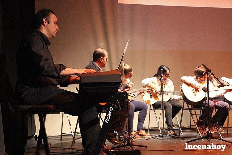 Galería: La Escuela de Música y Danza y la Peña de Lucena celebran el Día Mundial del Flamenco