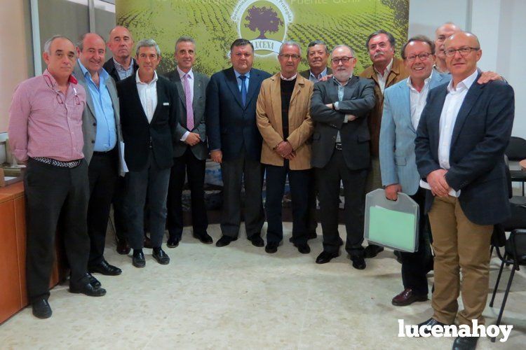  Asistentes al pleno del Consejo Regulador de la Denominación de Origen Aceite de Lucena. 