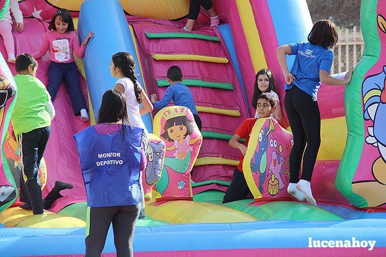 Casi 500 escolares celebran el Día del Niño en el Patronato Deportivo Municipal