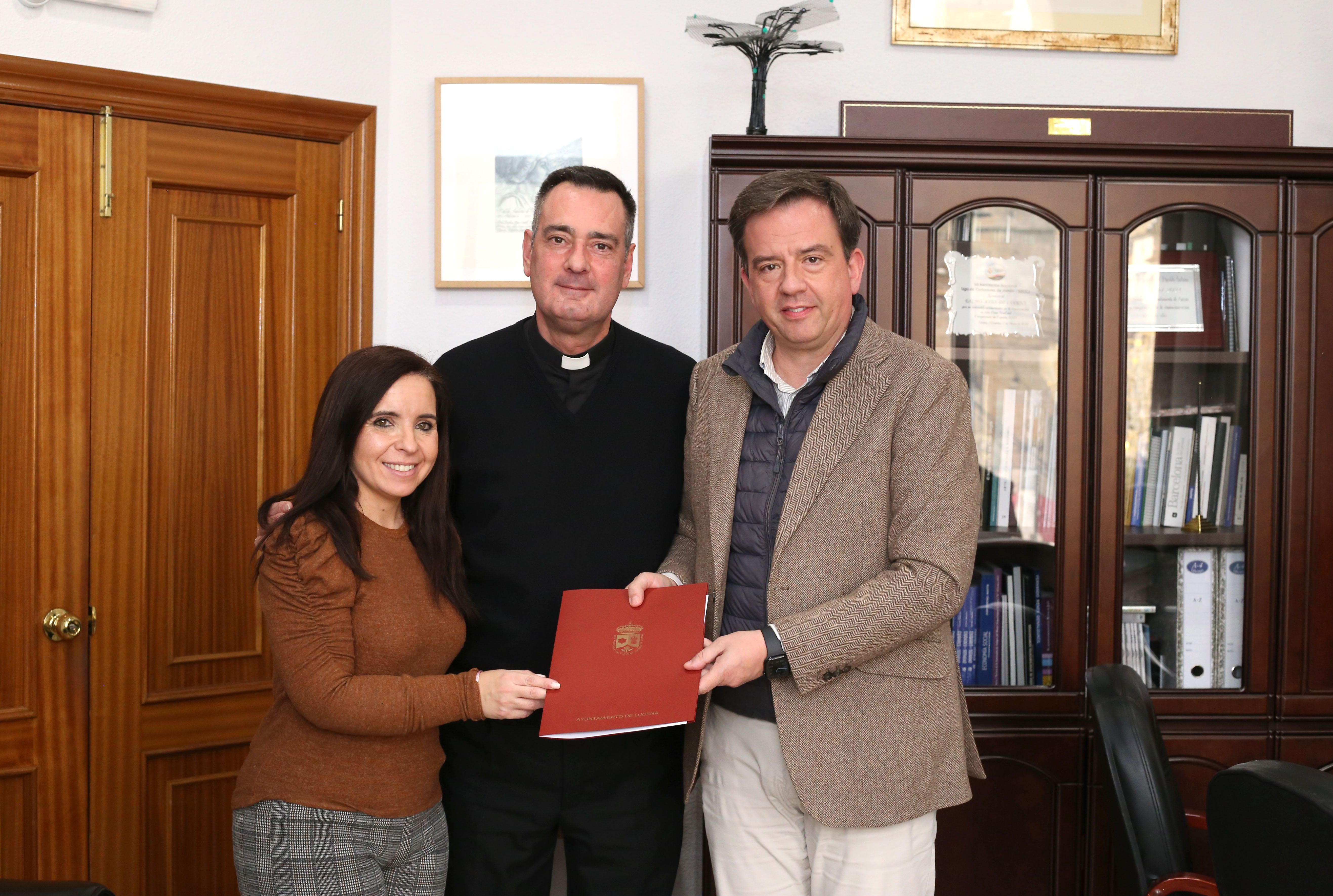Firma del convenio municipal con el Comedor Social "Virgen de Araceli"