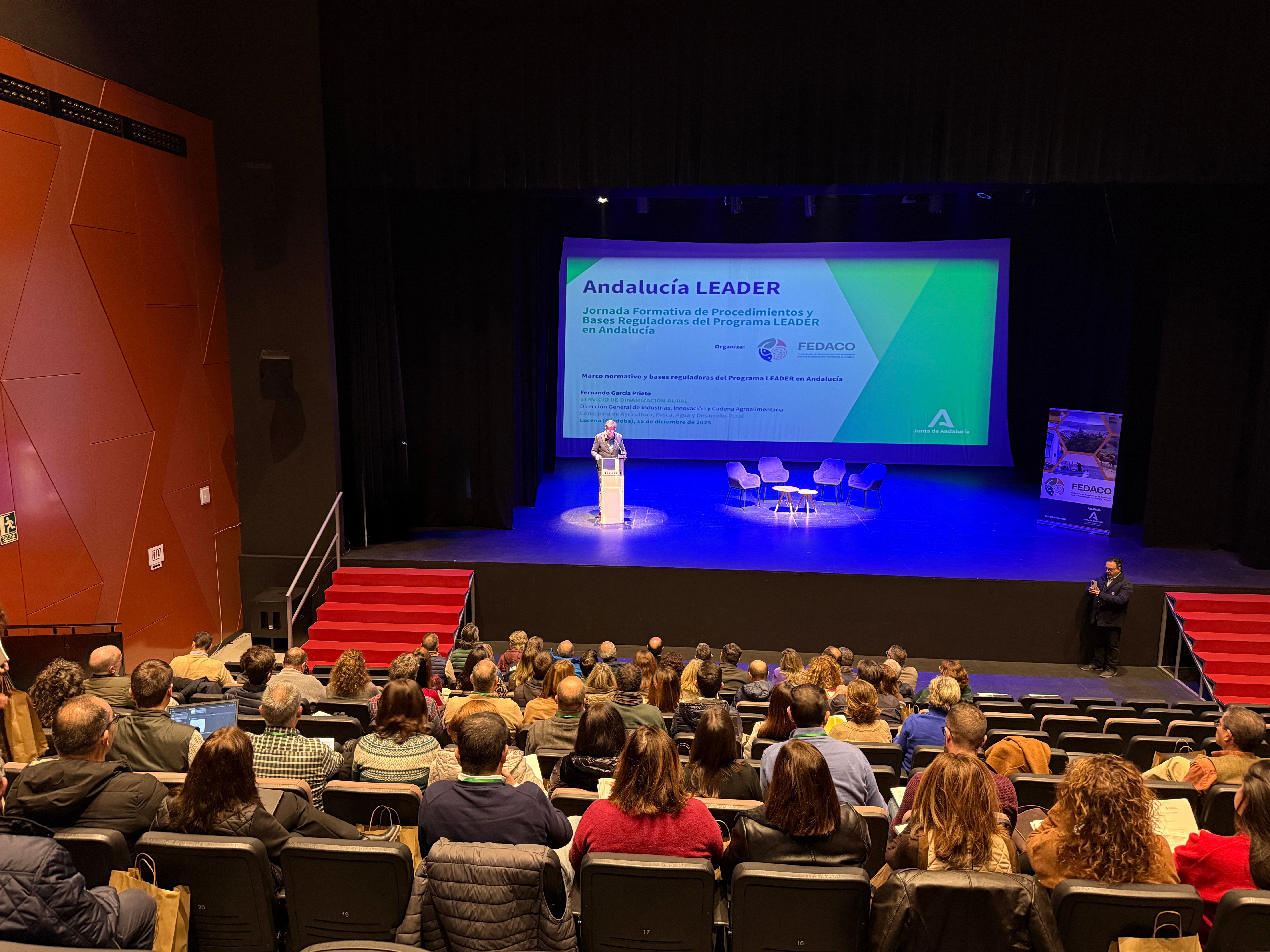 40 grupos de desarrollo rural se dieron cita esta mañana en el Auditorio Municipal Manuel Lara Cantizani para avanzar en las novedades de la nueva convocatoria de fondos Leader
