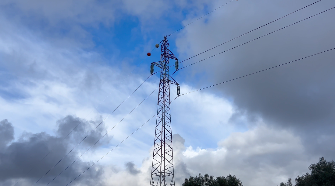 Línea de alta tensión que debe ser soterrada