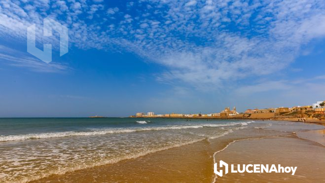 Playa y catedral de Cádiz Playa y catedral de Cádiz