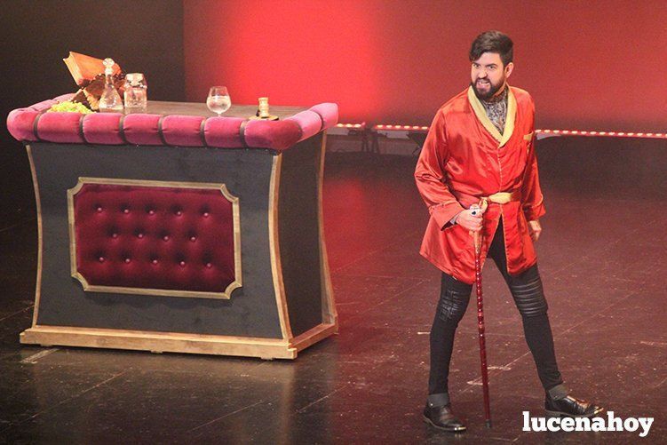 Galería: Manu Sánchez cuelga el primer "no hay billetes" de la Semana del Teatro con "El último santo"