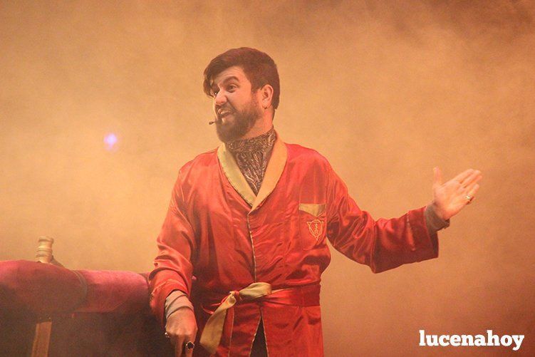 Galería: Manu Sánchez cuelga el primer "no hay billetes" de la Semana del Teatro con "El último santo"