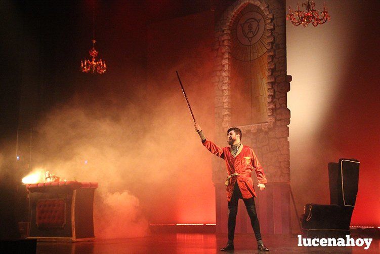 Galería: Manu Sánchez cuelga el primer "no hay billetes" de la Semana del Teatro con "El último santo"
