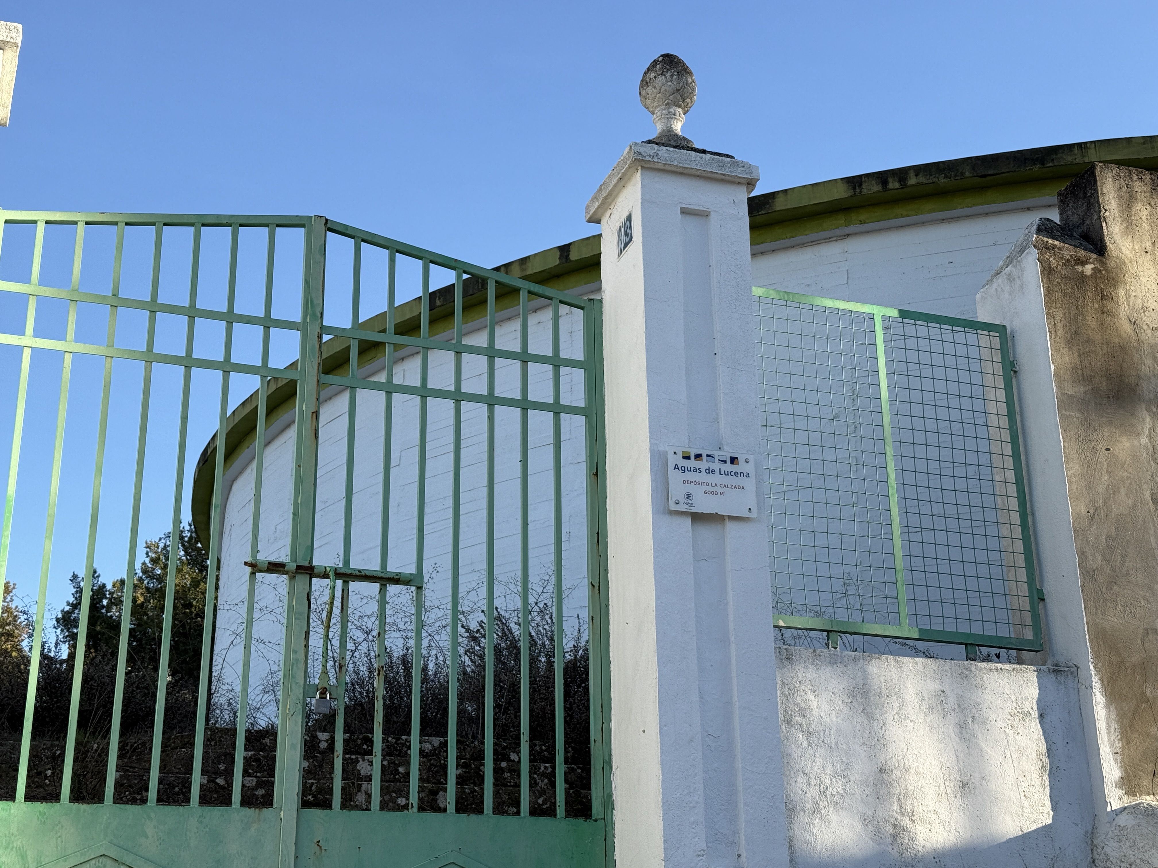 Una imagen de los depósitos municipales de La Calzada.