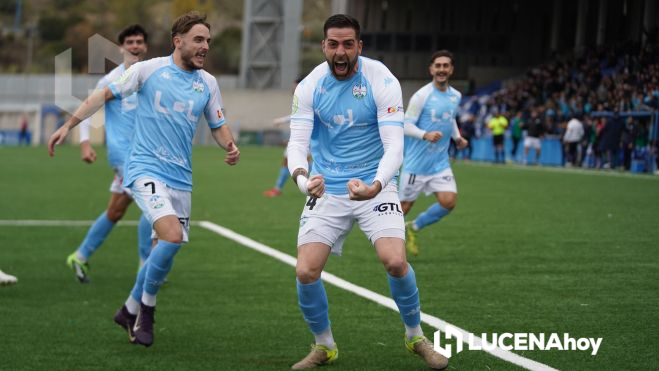 Rafa Gálvez celebra el primer tanto del partido