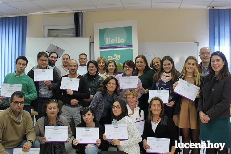  Monitores, autoridades y participantes en la sexta edición del programa "Hello" 