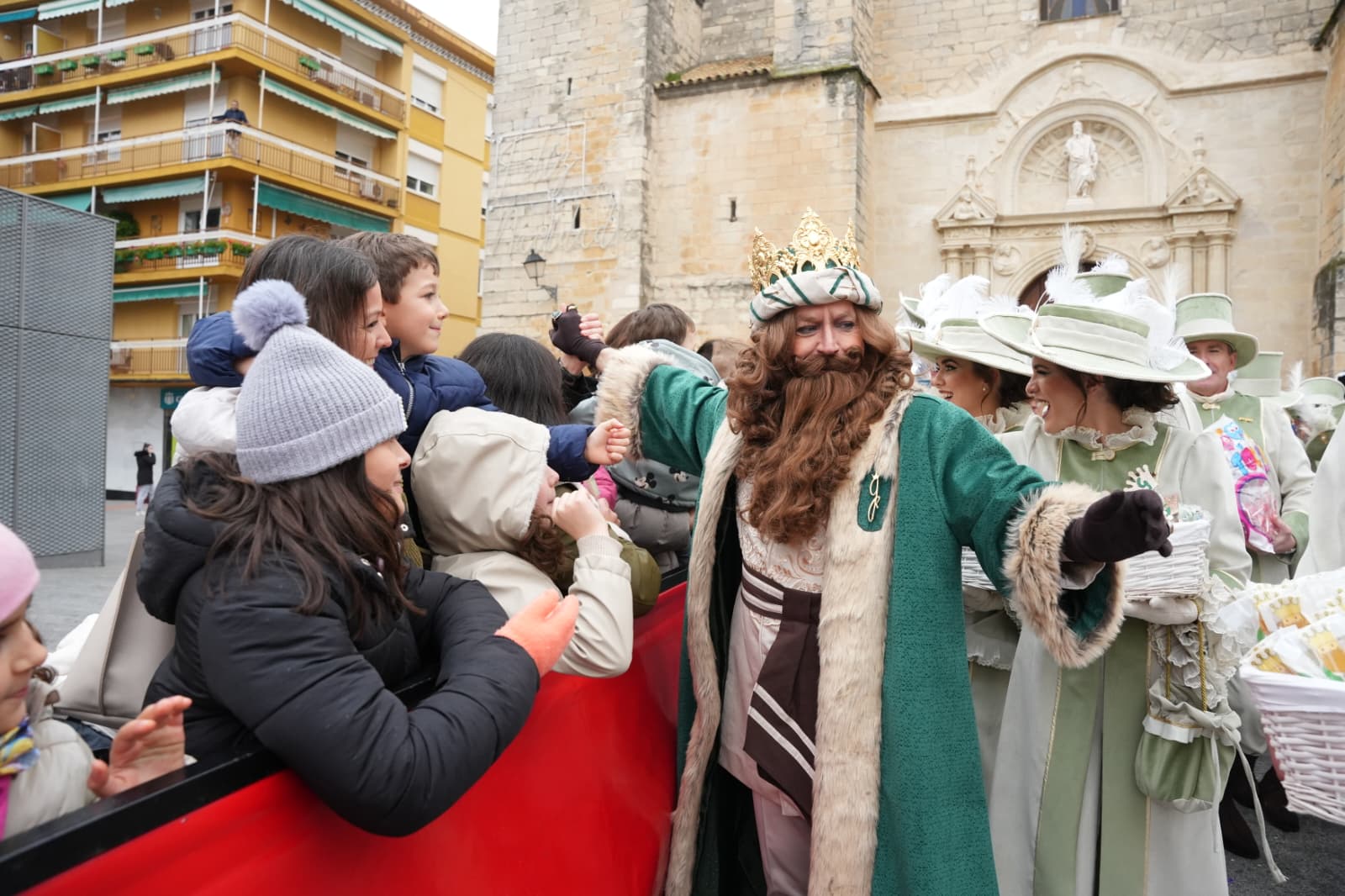 Los Reyes Magos acuden al portal de Belén para la Adoración al Niño Jesús