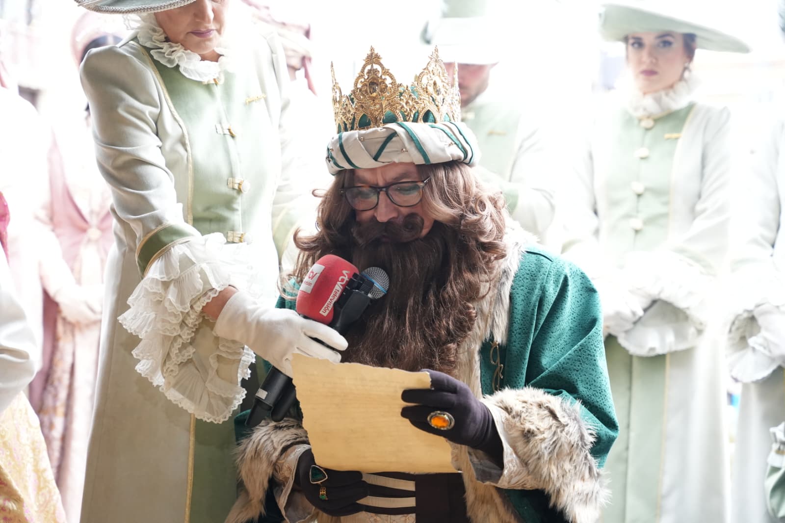 Los Reyes Magos acuden al portal de Belén para la Adoración al Niño Jesús