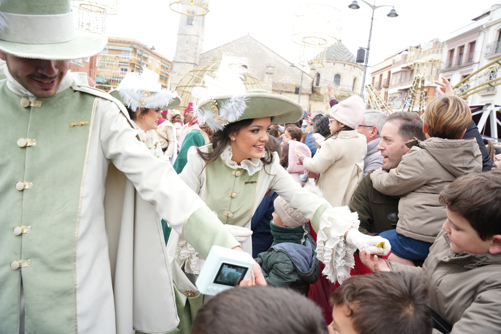 Los Reyes Magos acuden al portal de Belén para la Adoración al Niño Jesús