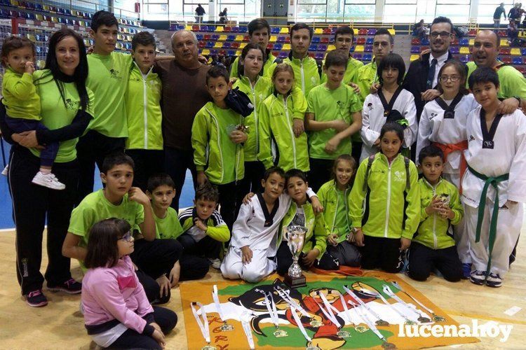  Representación del Club Koryo presente en el Pabellón Municipal Fernando Argüelles de Antequera. 