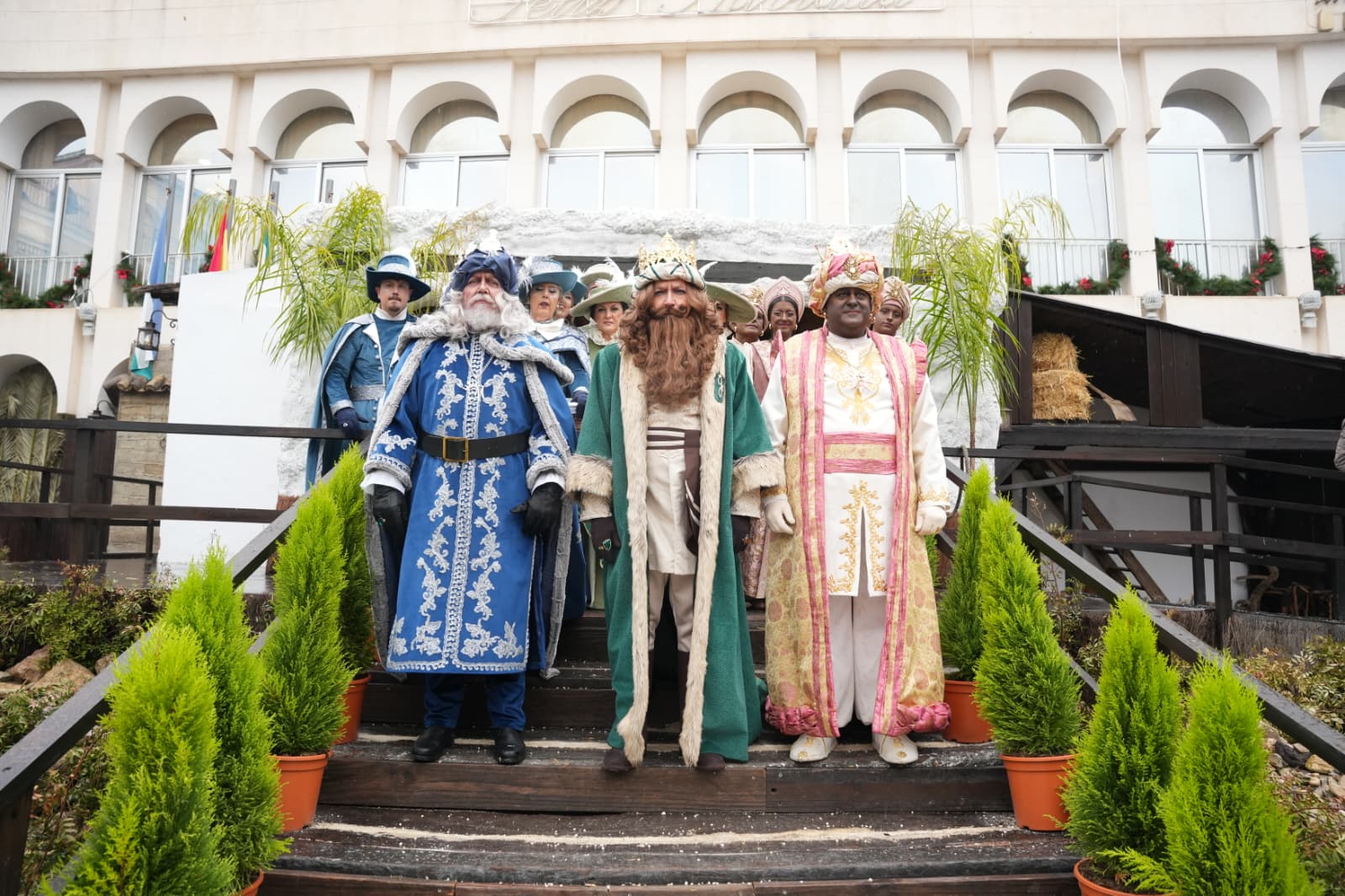 Los Reyes Magos acuden al portal de Belén para la Adoración al Niño Jesús
