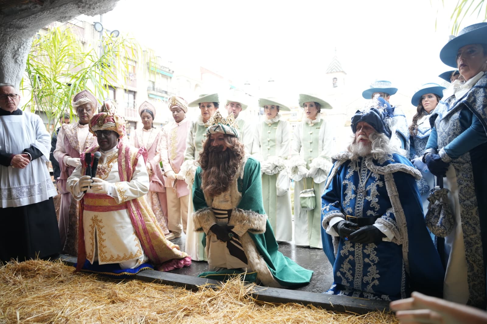 Los Reyes Magos acuden al portal de Belén para la Adoración al Niño Jesús