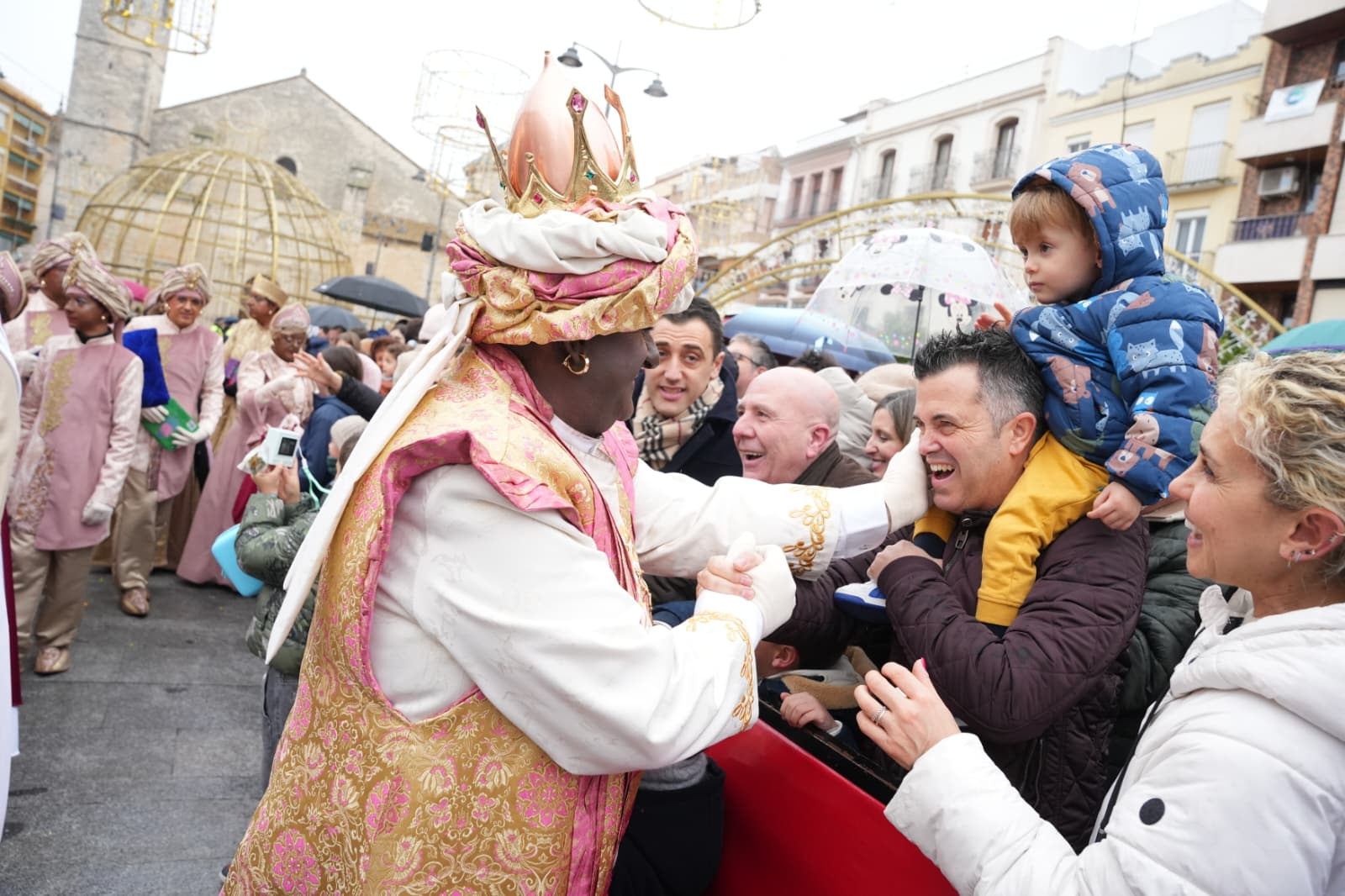 Los Reyes Magos acuden al portal de Belén para la Adoración al Niño Jesús