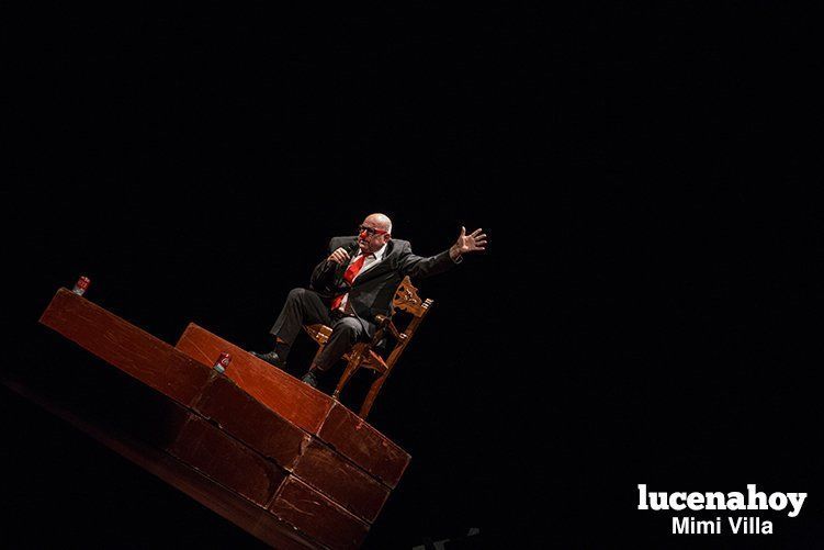 Galería: Leo Bassi deja en el Auditorio Municipal un espectáculo "brutal" con los mejores momentos de su carrera
