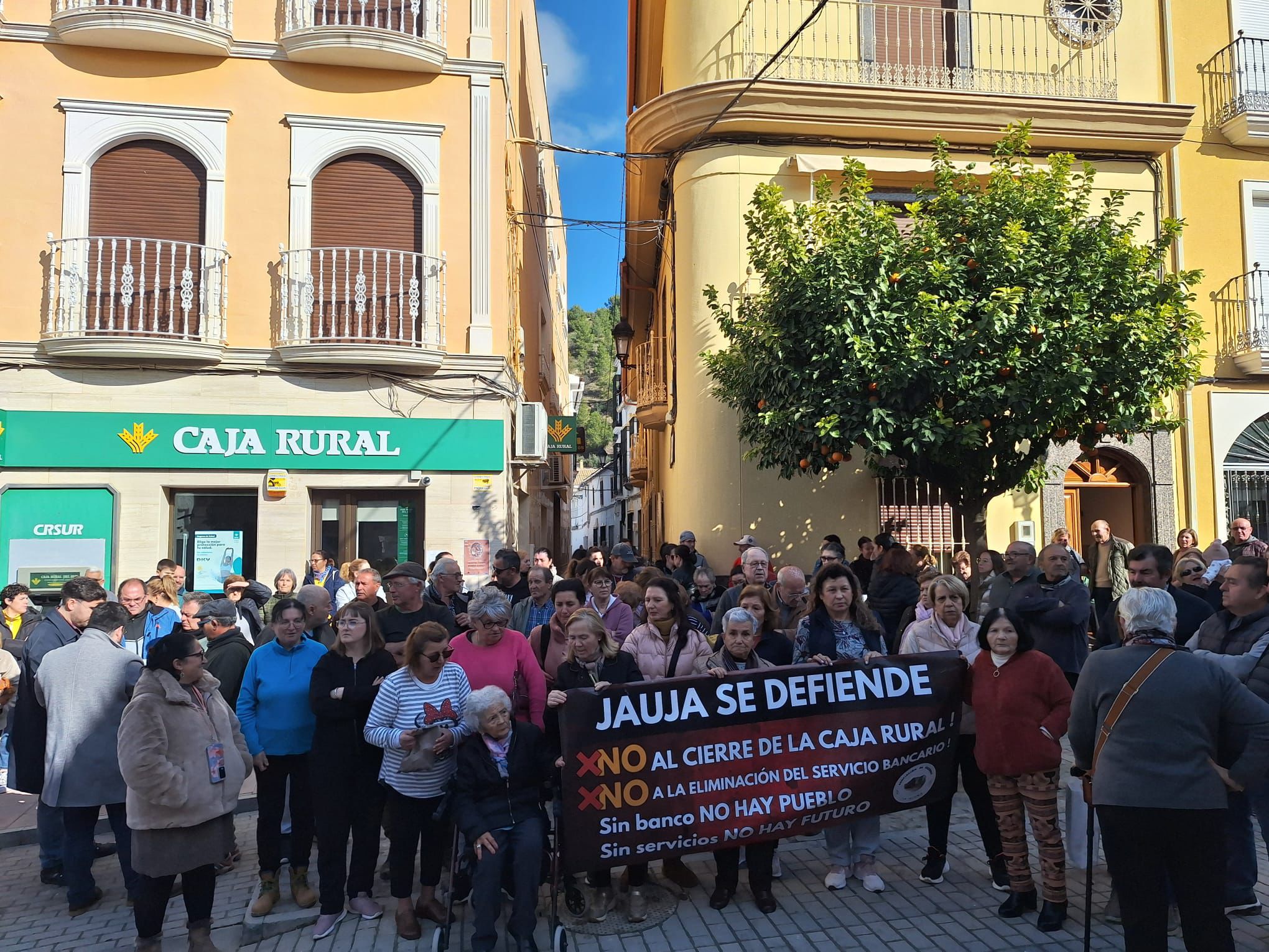 Manifestación en Jauja contra el cierre de Caja Rural
