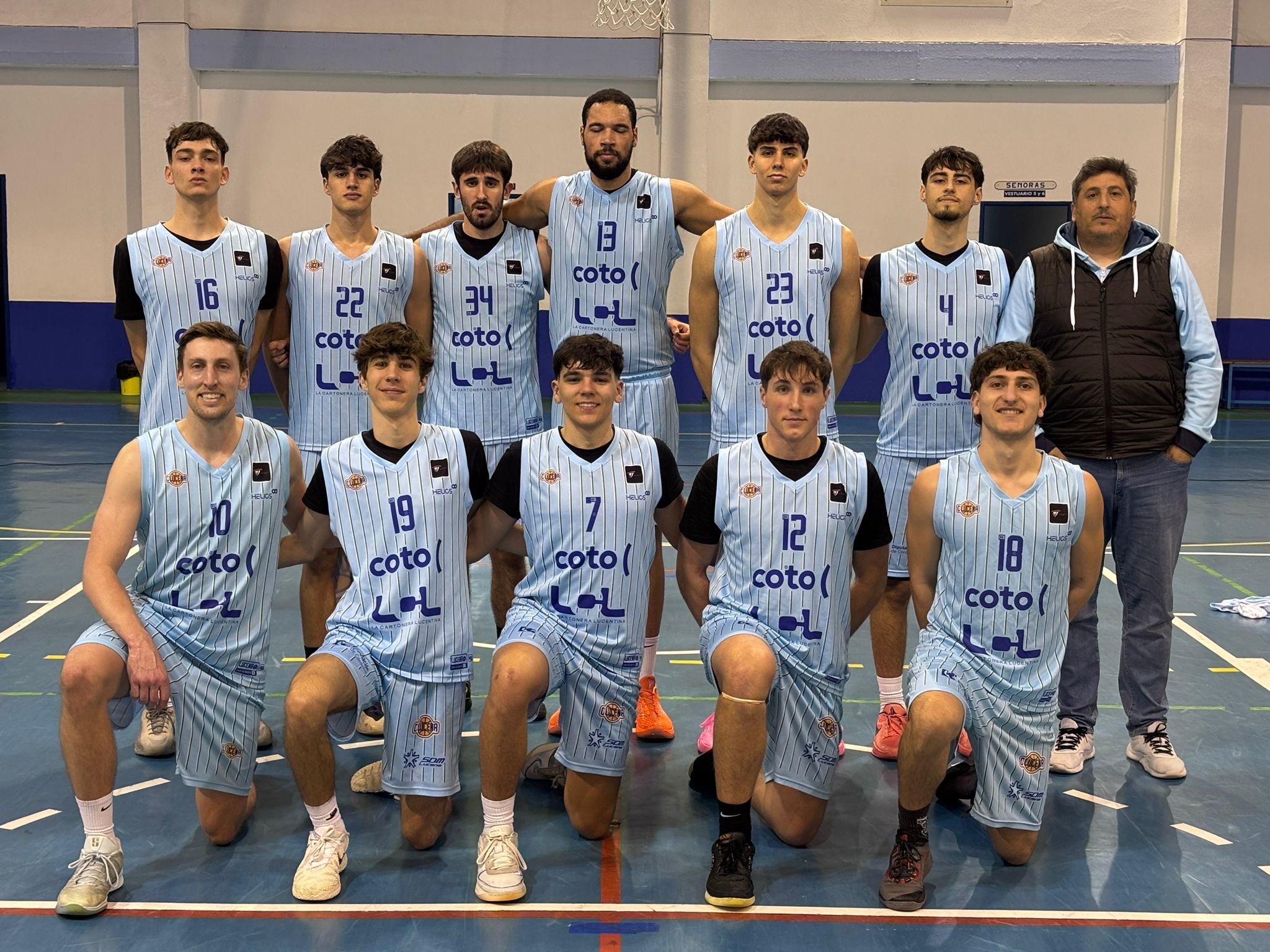 Foto formación de COTO CCB Lucena ante CB Puerto Real. Foto: COTO CCB Lucena