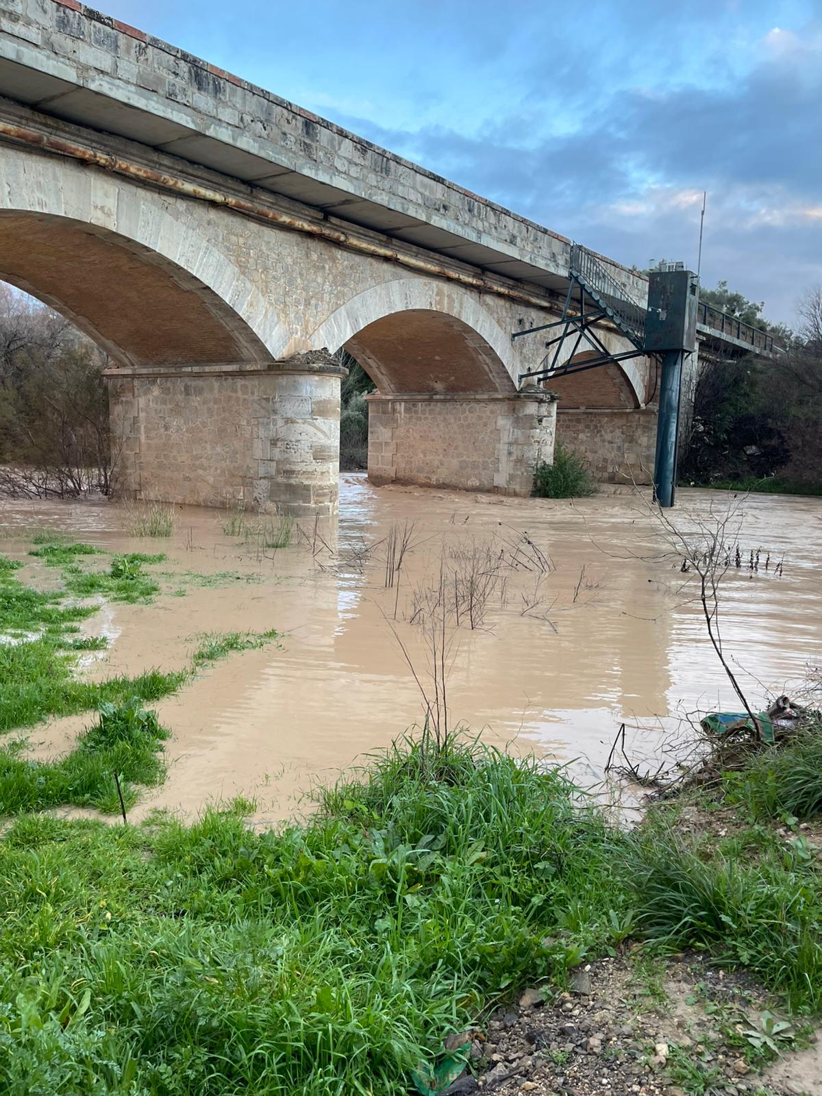 Subida del caudal en el Río Anzur