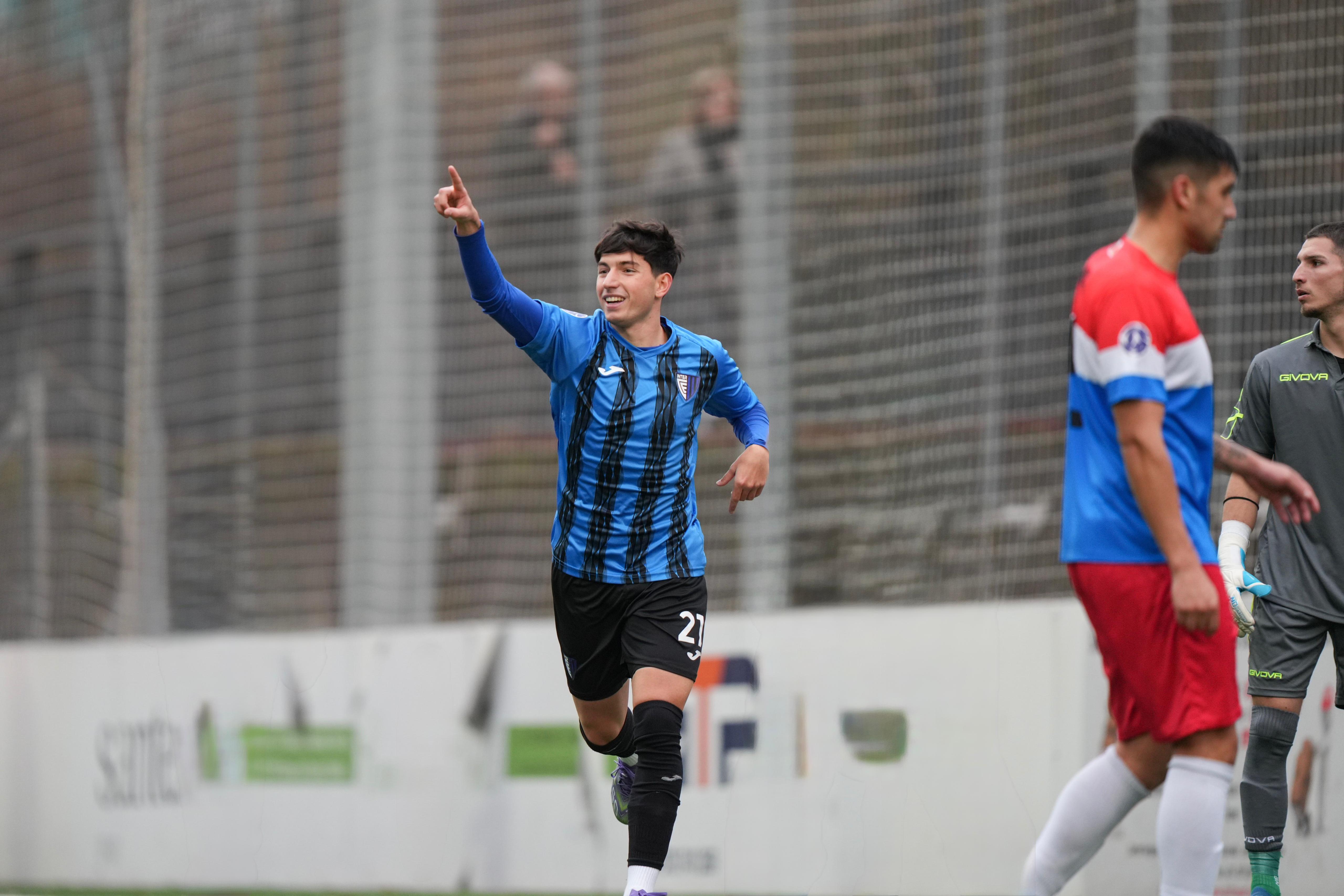 Mario Linares en un partido con el Inter Escaldes. Foto: CD Ciudad de Lucena