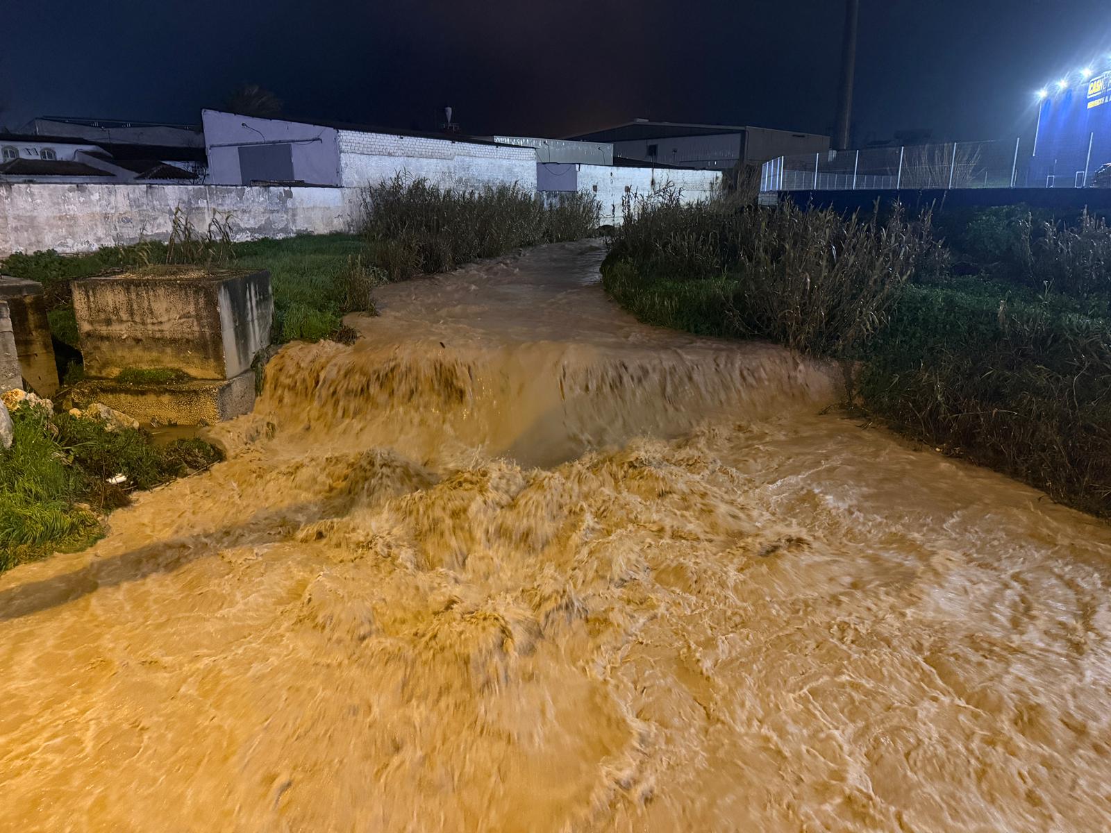 Paso del río Lucena por el Puente de Cabra