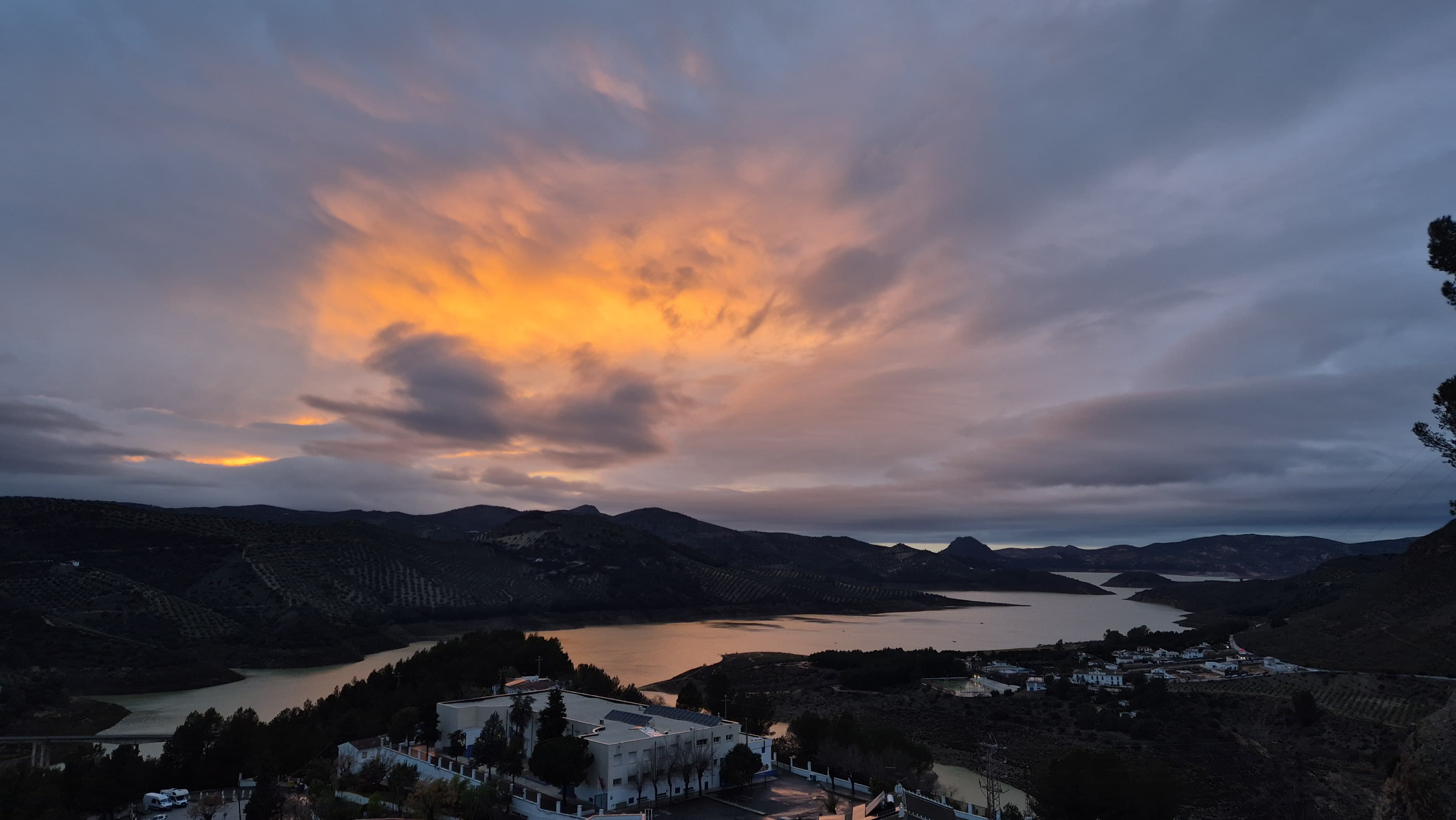 Una imagen del embalse del pasado domingo (Foto: Ayto. Iznájar).