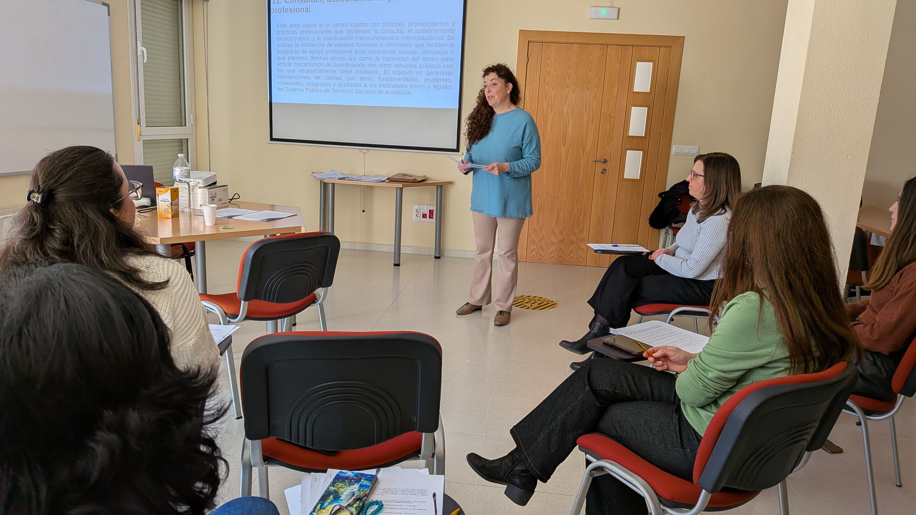 Una de las sesiones del programa de auditoría ética de los Servicios Sociales de Lucena