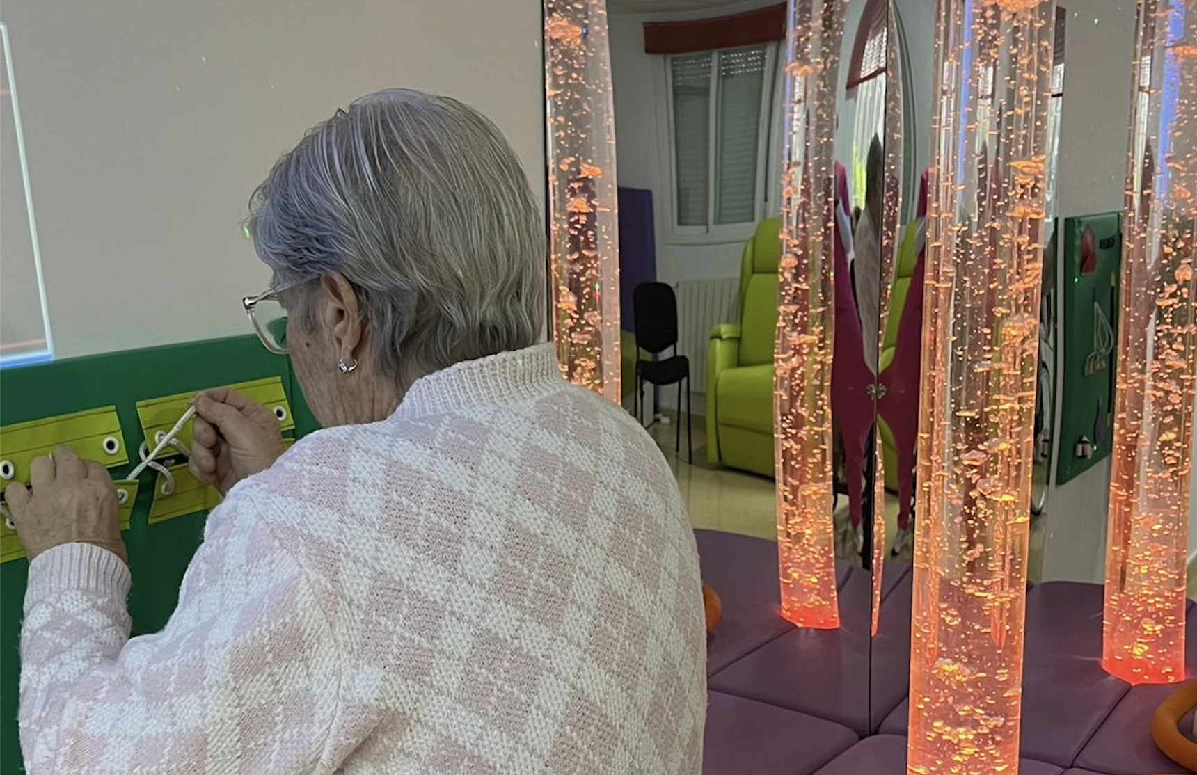 Una usuaria del centro de Alzheimer "Nuestros Ángeles"