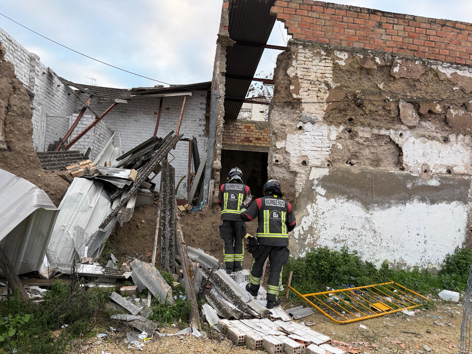 Incendio en un edificio industrial sin uso situado en el Callejón de San Roque