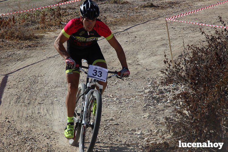 El ciclista gaditano Juan Domínguez y la cordobesa Elena Vilches ganan en Lucena en la primera prueba del I Circuito Provincial de BTT Rally