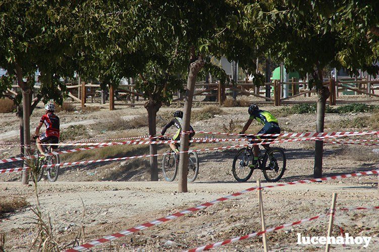 El ciclista gaditano Juan Domínguez y la cordobesa Elena Vilches ganan en Lucena en la primera prueba del I Circuito Provincial de BTT Rally