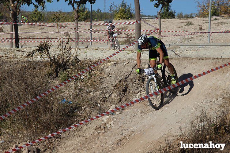 El ciclista gaditano Juan Domínguez y la cordobesa Elena Vilches ganan en Lucena en la primera prueba del I Circuito Provincial de BTT Rally