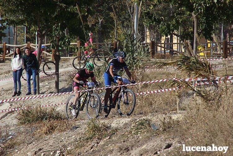 El ciclista gaditano Juan Domínguez y la cordobesa Elena Vilches ganan en Lucena en la primera prueba del I Circuito Provincial de BTT Rally