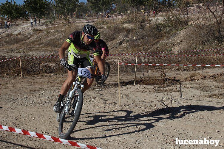 El ciclista gaditano Juan Domínguez y la cordobesa Elena Vilches ganan en Lucena en la primera prueba del I Circuito Provincial de BTT Rally