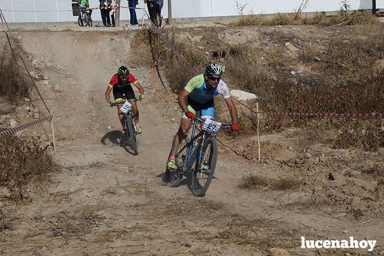 El ciclista gaditano Juan Domínguez y la cordobesa Elena Vilches ganan en Lucena en la primera prueba del I Circuito Provincial de BTT Rally