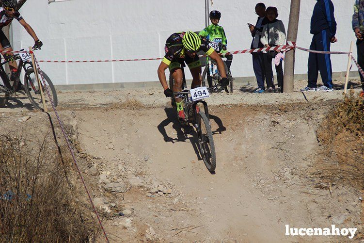 El ciclista gaditano Juan Domínguez y la cordobesa Elena Vilches ganan en Lucena en la primera prueba del I Circuito Provincial de BTT Rally