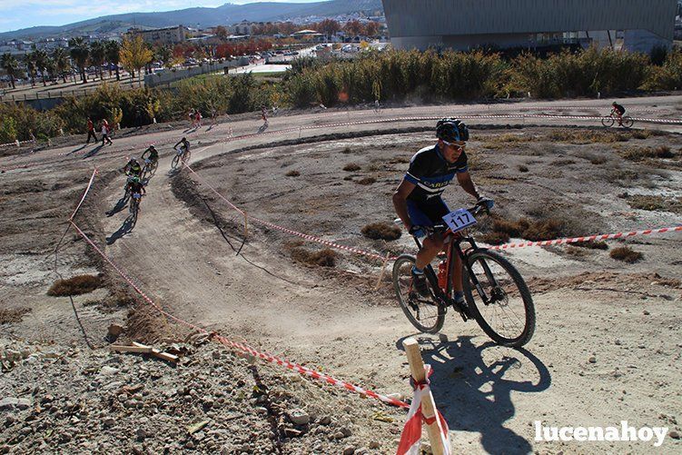 El ciclista gaditano Juan Domínguez y la cordobesa Elena Vilches ganan en Lucena en la primera prueba del I Circuito Provincial de BTT Rally