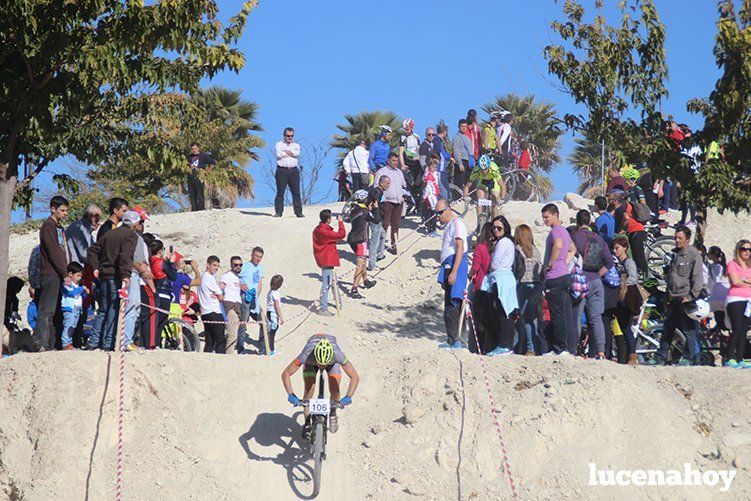 El ciclista gaditano Juan Domínguez y la cordobesa Elena Vilches ganan en Lucena en la primera prueba del I Circuito Provincial de BTT Rally El ciclista gaditano Juan Domínguez y la cordobesa Elena Vilches ganan en Lucena en la primera prueba del I Circuito Provincial de BTT Rally