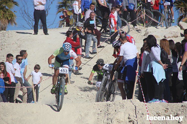 El ciclista gaditano Juan Domínguez y la cordobesa Elena Vilches ganan en Lucena en la primera prueba del I Circuito Provincial de BTT Rally El ciclista gaditano Juan Domínguez y la cordobesa Elena Vilches ganan en Lucena en la primera prueba del I Circuito Provincial de BTT Rally