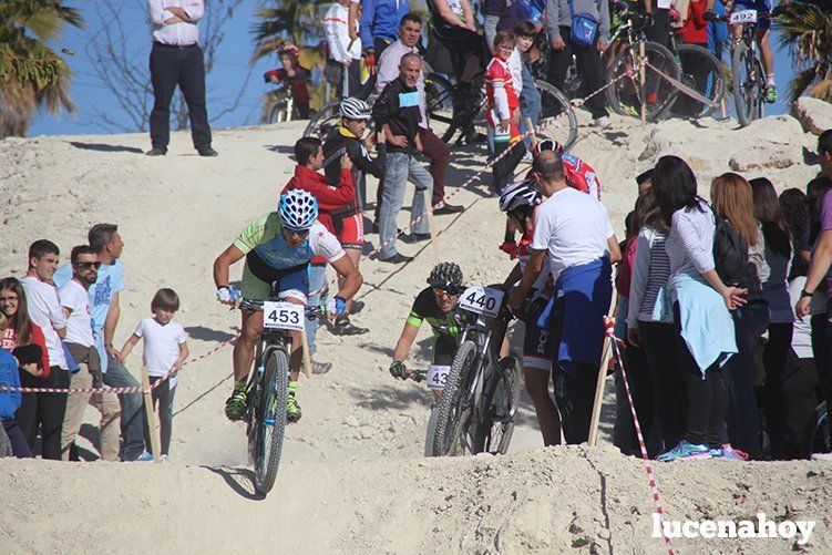 El ciclista gaditano Juan Domínguez y la cordobesa Elena Vilches ganan en Lucena en la primera prueba del I Circuito Provincial de BTT Rally