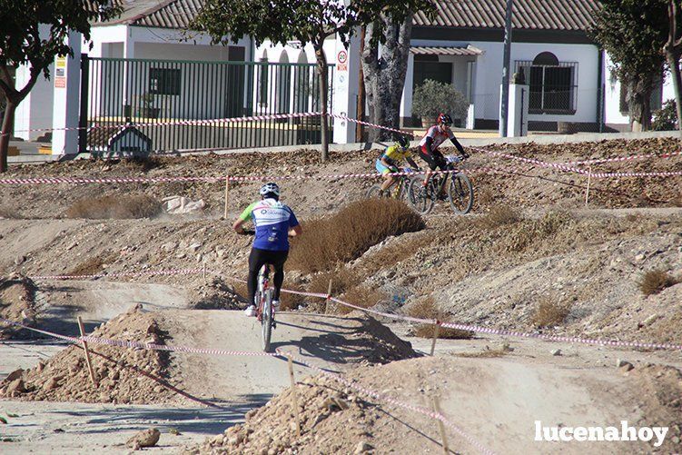 El ciclista gaditano Juan Domínguez y la cordobesa Elena Vilches ganan en Lucena en la primera prueba del I Circuito Provincial de BTT Rally