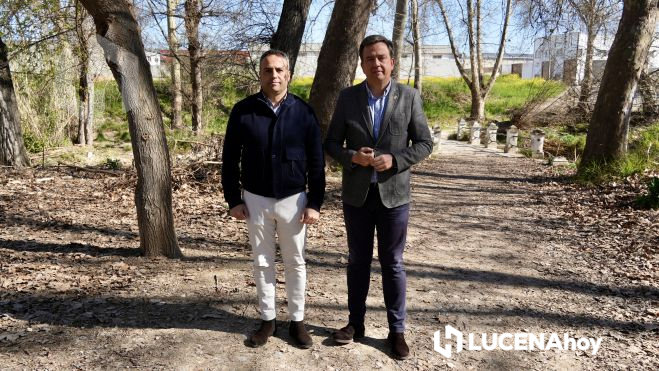 Javier Pineda y Aurelio Fernández durante la presentación de la iniciativa en el Paseo del Cascajar