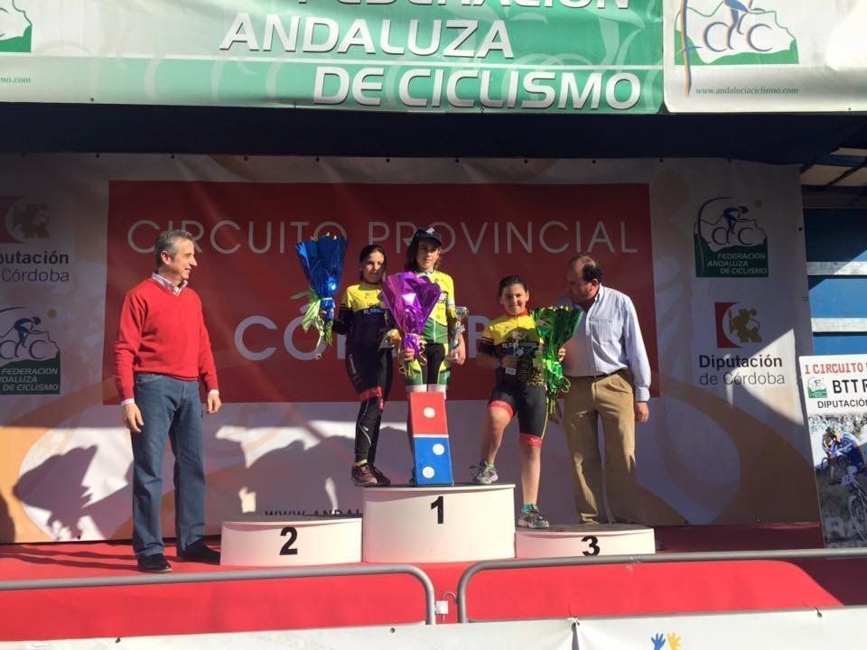 El ciclista gaditano Juan Domínguez y la cordobesa Elena Vilches ganan en Lucena en la primera prueba del I Circuito Provincial de BTT Rally