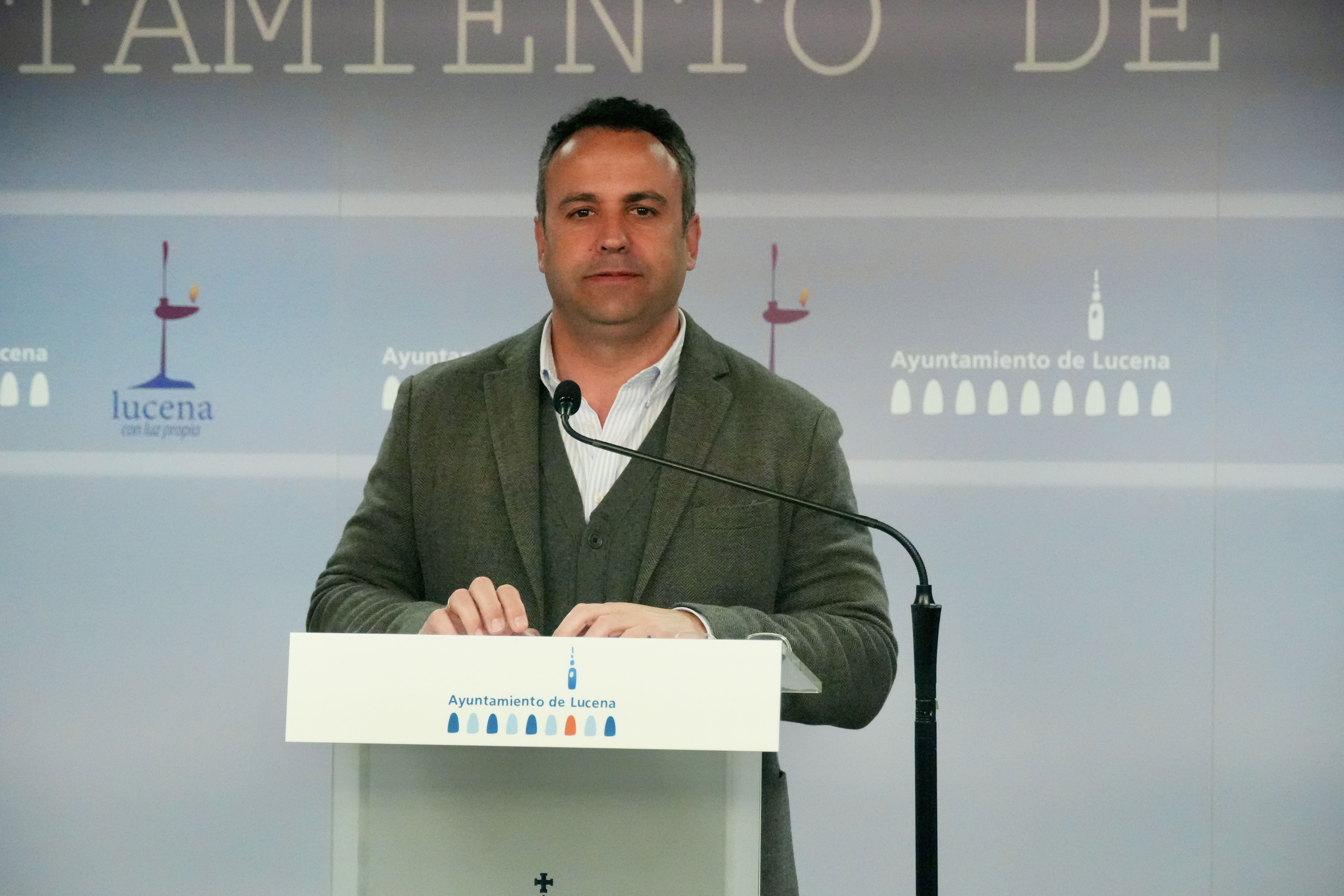 Javier Pineda durante la rueda de prensa ofrecida hoy