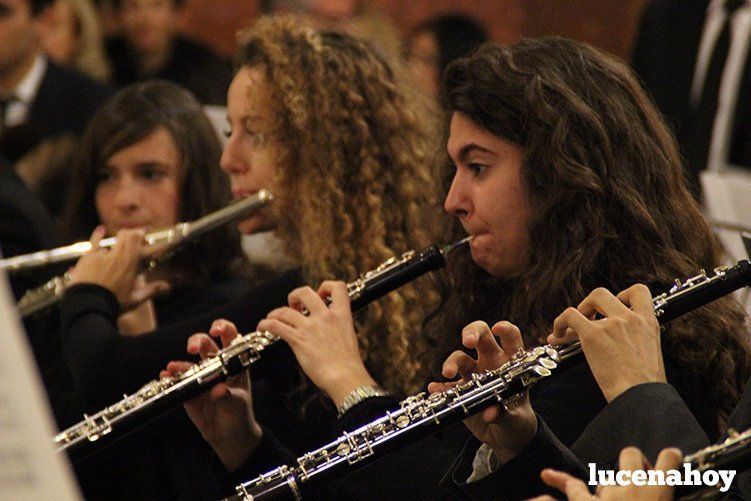 Foto Galería: Magistral concierto de Navidad de la Orquesta Sinfónica del Conservatorio, la Coral Lucentina y la Escolanía de la EMMD