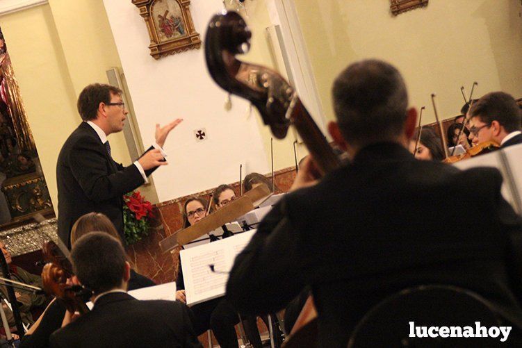 Foto Galería: Magistral concierto de Navidad de la Orquesta Sinfónica del Conservatorio, la Coral Lucentina y la Escolanía de la EMMD